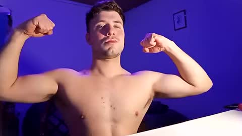 Snapshot of gferrari1996 chatting on 09.11.25 gferrari1996 online show from 09.11.25