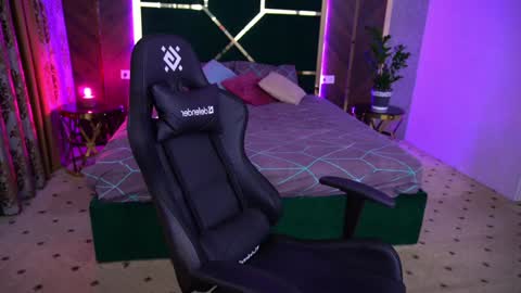 Snapshot of gfoxie chatting on 12.15.24 Ur Foxie online show from 12.15.24