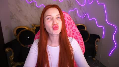 Snapshot of gfoxie chatting on 02.08.25 Ur Foxie online show from 02.08.25