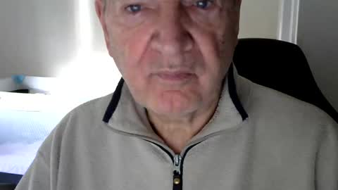 Snapshot of gh1952ma chatting on 12.22.24 Gisse online show from 12.22.24