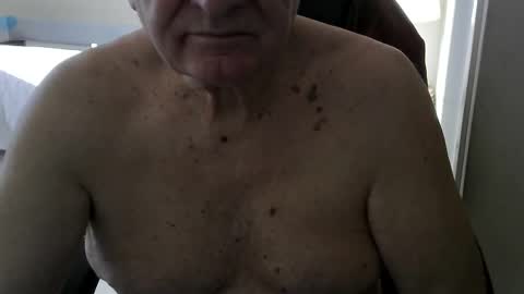 Snapshot of gh1952ma chatting on 01.13.25 Gisse online show from 01.13.25