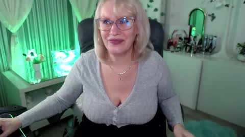 Snapshot of ghertrudequeen chatting on 01.17.26 Ghertrudequeen online show from 01.17.26
