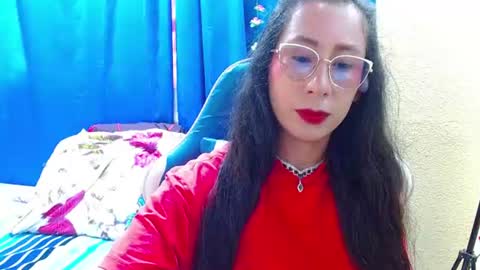 Snapshot of gia_leinn chatting on 07.04.26 Gia online show from 07.04.26