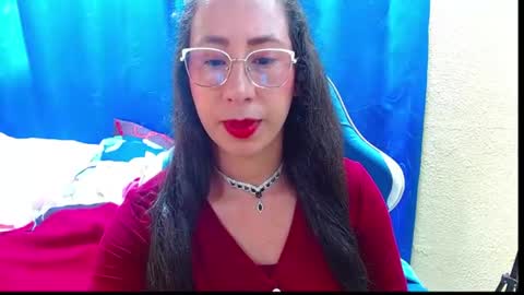 Snapshot of gia_leinn chatting on 07.17.26 Gia online show from 07.17.26