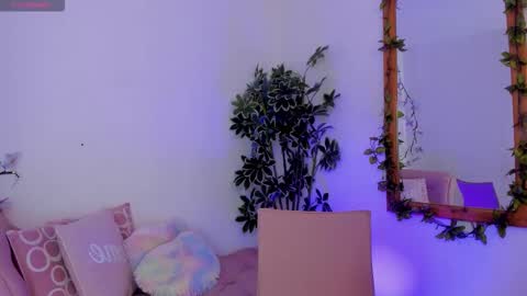 Gia  online show from 11.12.25