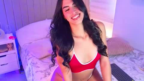 Snapshot of giaglowing chatting on 10.04.25 GIA online show from 10.04.25