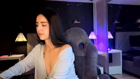 Gia online show from 11.22.25