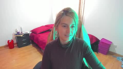 GiaRoussel online show from 04.07.26