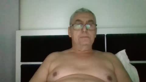 Snapshot of gigi1970 chatting on 11.01.25 gigi1970 online show from 11.01.25