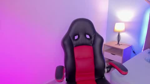 gigi_burns online show from 11.30.25