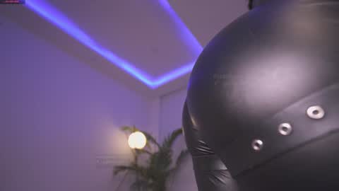 Snapshot of gigi_ulala chatting on 01.25.25 80 off in my OF gigipriv online show from 01.25.25