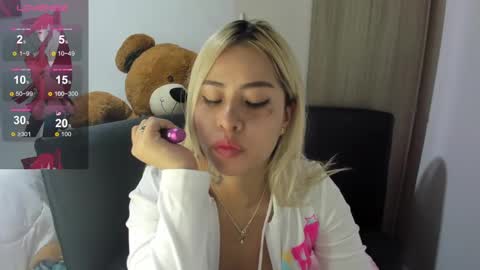 Snapshot of gigiprincesss chatting on 02.06.25 Gigi online show from 02.06.25