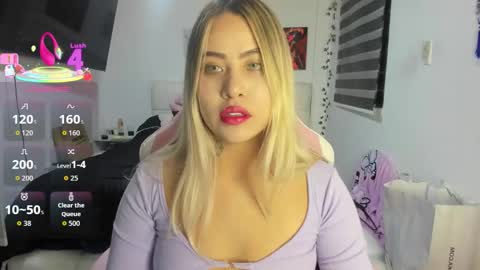 Snapshot of gigiprincesss chatting on 12.16.25 Gigi online show from 12.16.25