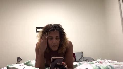 Snapshot of gigisparkle13 chatting on 12.29.24 Gigi online show from 12.29.24