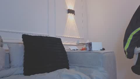 Snapshot of giigii_hadidd chatting on 06.24.26 Giigii Hadid online show from 06.24.26