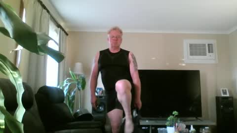 Snapshot of gimmmieoooo chatting on 01.16.25 gimmmieoooo online show from 01.16.25