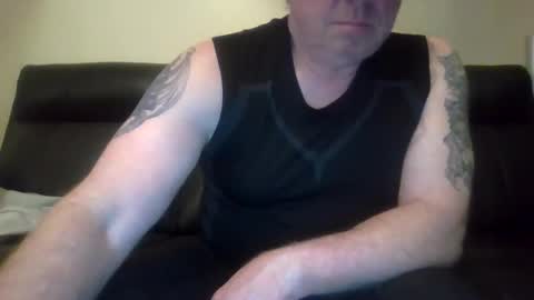 Snapshot of gimmmieoooo chatting on 09.11.25 gimmmieoooo online show from 09.11.25