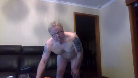 Snapshot of gimmmieoooo chatting on 10.09.25 gimmmieoooo online show from 10.09.25