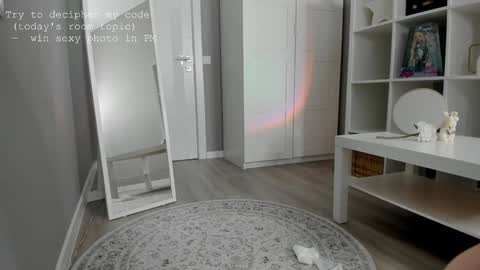 Snapshot of gin_yoon chatting on 01.15.25 Gin online show from 01.15.25