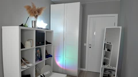 Snapshot of gin_yoon chatting on 02.03.25 Gin online show from 02.03.25