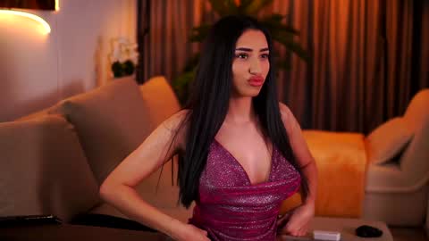 Snapshot of ginavalentinna chatting on 02.07.25 Gina online show from 02.07.25