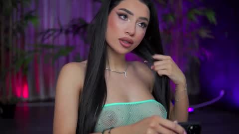 Snapshot of ginavalentinna chatting on 10.22.25 Gina online show from 10.22.25