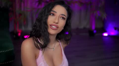 Snapshot of ginavalentinna chatting on 11.05.25 Gina online show from 11.05.25