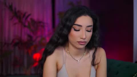 Snapshot of ginavalentinna chatting on 11.26.25 Gina online show from 11.26.25