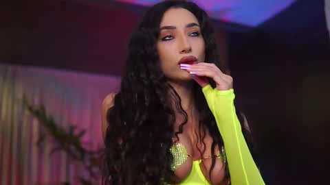 Snapshot of ginavalentinna chatting on 01.12.26 Gina online show from 01.12.26