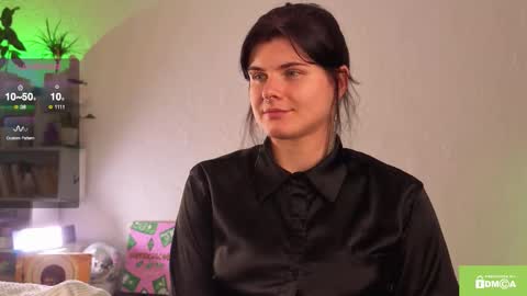 Snapshot of ginavontease chatting on 11.22.25 Gina online show from 11.22.25