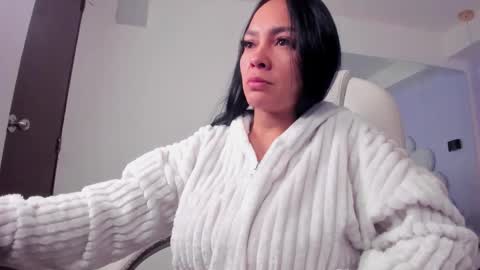 Ginebra Ness online show from 10.24.25