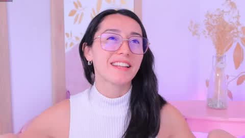 Snapshot of ginevra_esposito chatting on 09.25.25 Ginn online show from 09.25.25
