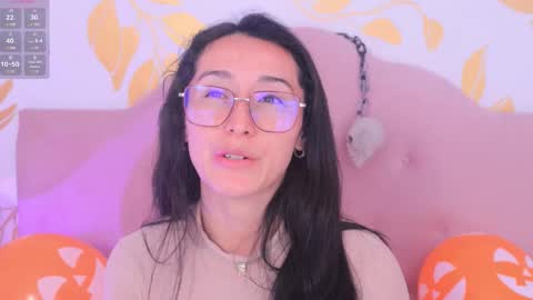 Snapshot of ginevra_esposito chatting on 10.18.25 Ginn online show from 10.18.25