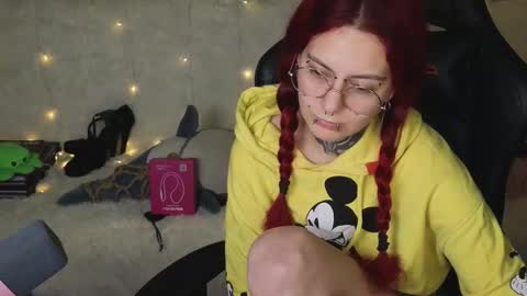 Snapshot of ginger_stay chatting on 10.30.25 Ginger online show from 10.30.25