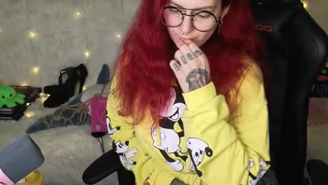 Snapshot of ginger_stay chatting on 10.31.25 Ginger online show from 10.31.25