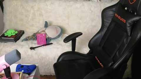 Snapshot of ginger_stay chatting on 11.14.25 Ginger online show from 11.14.25