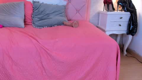 Snapshot of ginger_violetta chatting on 01.12.25 Ginger online show from 01.12.25