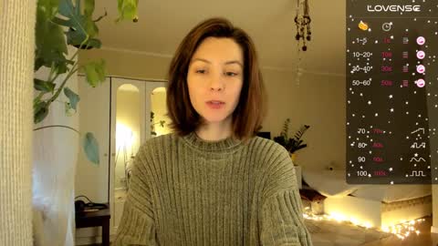 Snapshot of gingerbread__house chatting on 12.22.24 Vasilisa online show from 12.22.24