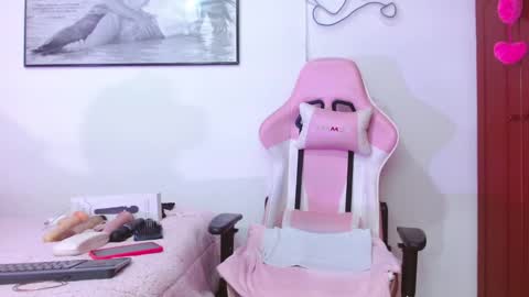 giorgina_montiere online show from 01.05.26