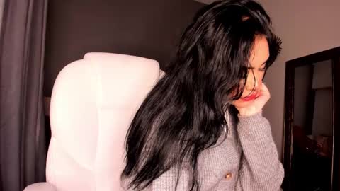 Giovanna  online show from 11.17.25