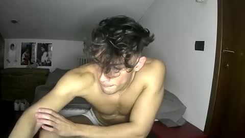 Snapshot of giovyyx chatting on 11.05.25 giovyyx online show from 11.05.25