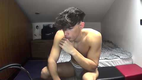 Snapshot of giovyyx chatting on 11.25.25 giovyyx online show from 11.25.25