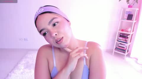 Snapshot of girl_alana chatting on 11.22.25 Alana online show from 11.22.25