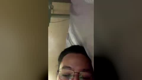 urGIRL online show from 07.12.26