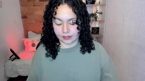 girl_inline online show from 02.13.25