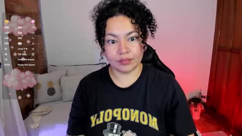 girl_inline online show from 02.26.25