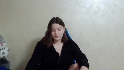 girl_leya online show from 12.12.24