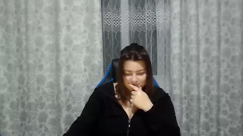 girl_leya online show from 01.28.25