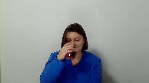 girl_leya online show from 11.29.25