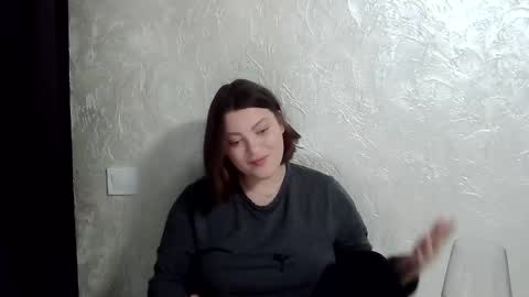 girl_leya online show from 12.14.25